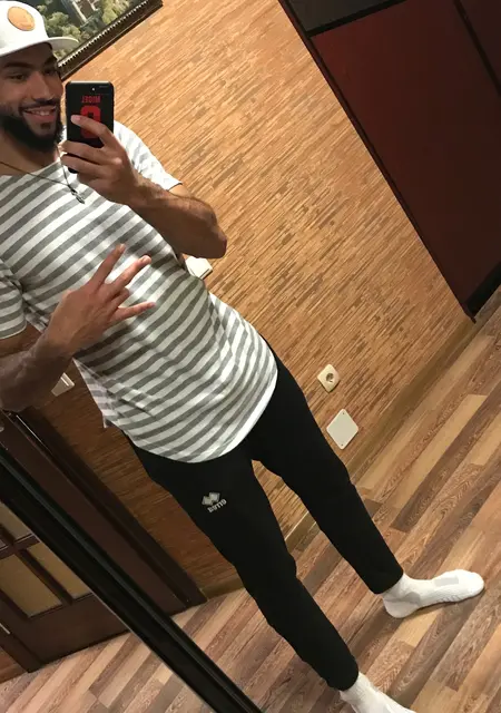 Рафаэль из Талдыкоргана, мне 28, познакомлюсь для общения