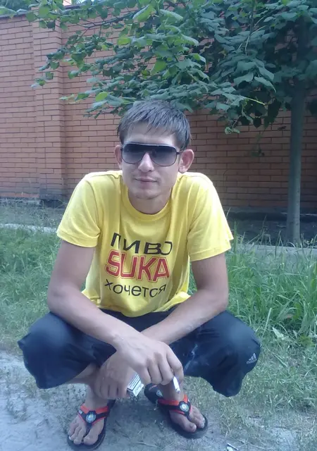 Рустам из Новомосковска, мне 38, познакомлюсь для дружбы