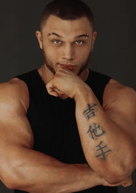 Николай из Чернигова, мне 32, познакомлюсь без обязательств