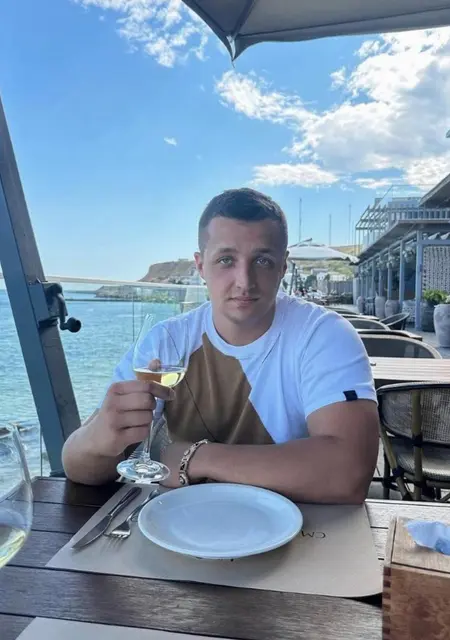 Діма з Мукачева, шукаю на сайті вірт