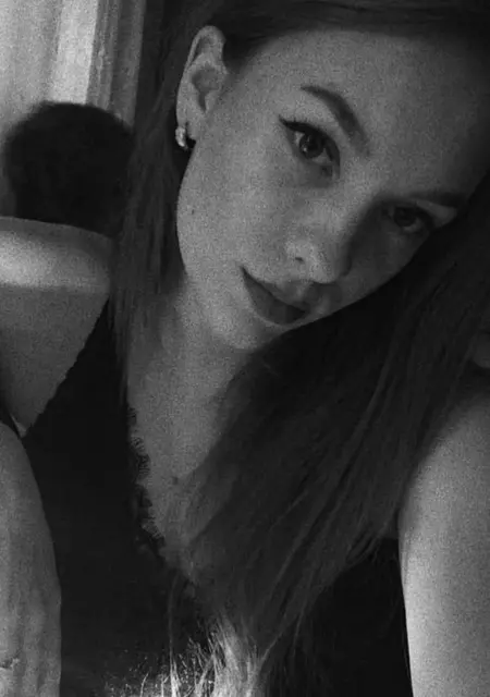 Я Karina, 24, из Франкфурта-на-майне, ищу знакомство для дружбы