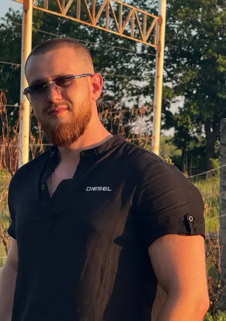 Я Дмитрий, 29 років, знайомлюсь на одну ніч у Донецьку