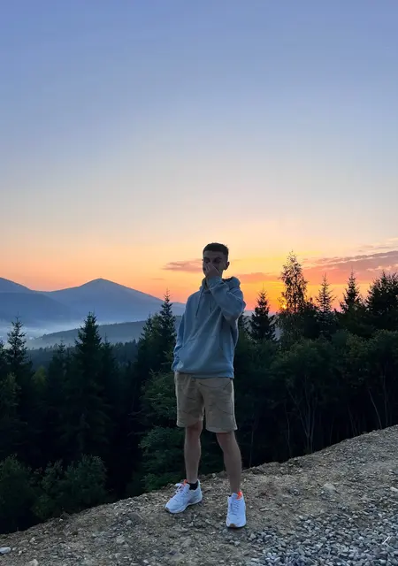Я Андрей, 20 років з Коломия, шукаю знайомства на одну ніч