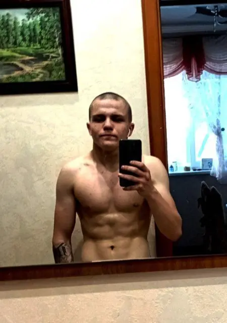 Я Сергей, 21 років, знайомлюсь без зобов'язань у Києві