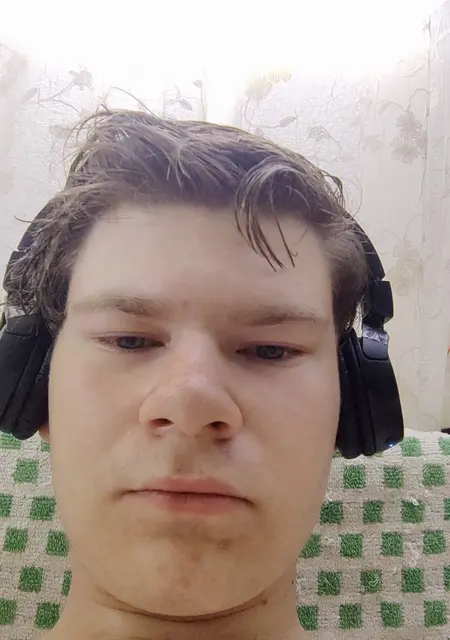 Я Лёша, 21 років з Білої Церкви, шукаю знайомства без зобов'язань