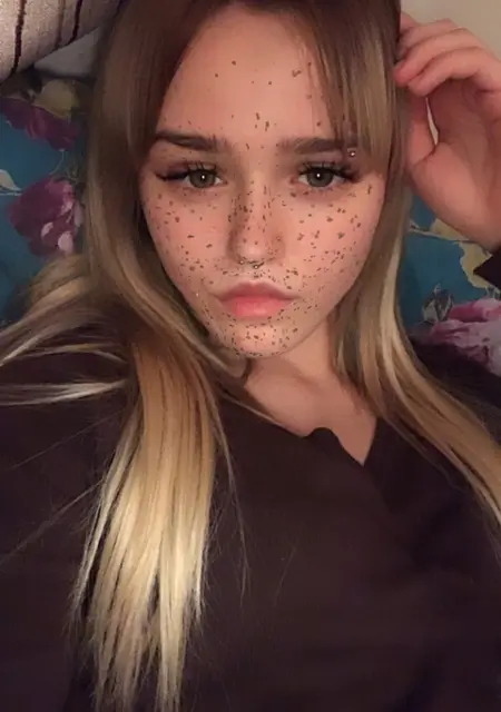 Александра из Запорожья, ищу на сайте постоянные отношения