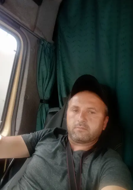 Я Валерий, 42 років, знайомлюсь без зобов'язань у Києві