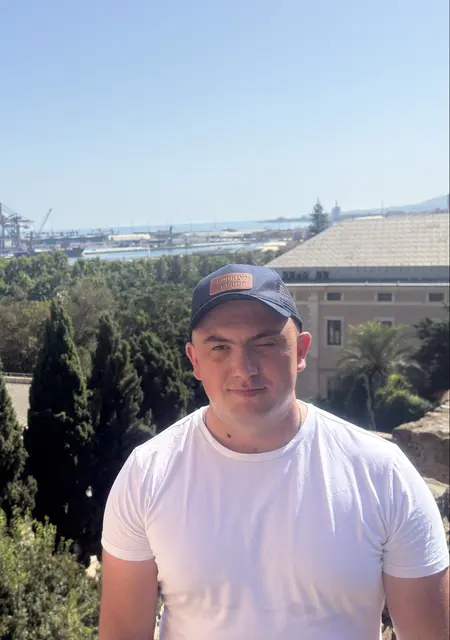 Tanasij de Marbella, tengo 29 años, listo para conocer para lío de una noche