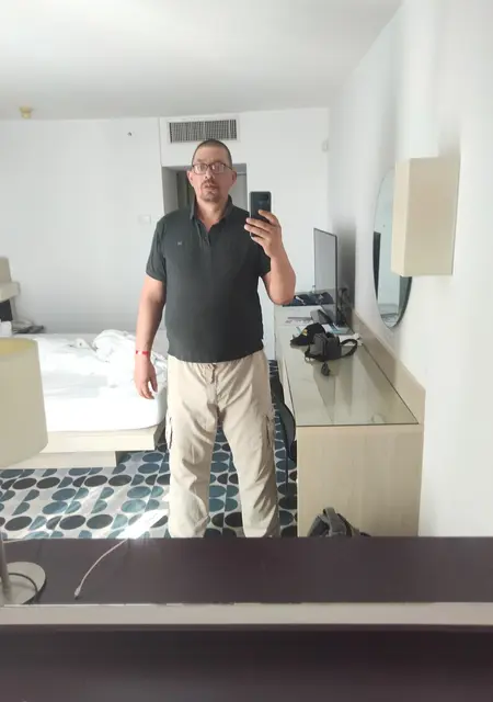 Я Саша, 48, знакомлюсь на одну ночь в Тель-авиве