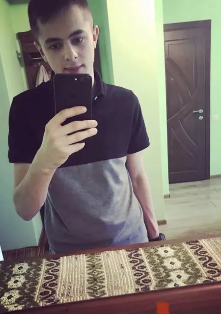 Я Женя, 28, знакомлюсь без обязательств в Ровно