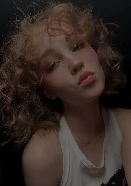 Анна из Праги, ищу на сайте общение