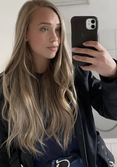 Я Маша, 21 років з Києва, шукаю знайомство для приємного проведення часу