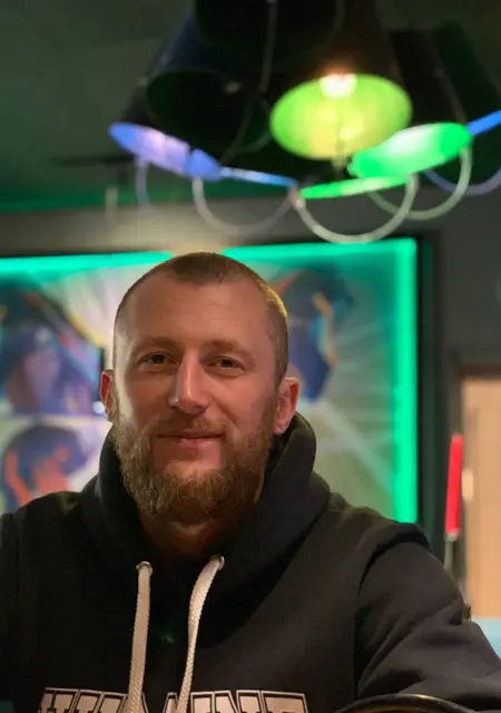 Я Ігор, 31, из Нетешина, ищу знакомства без обязательств