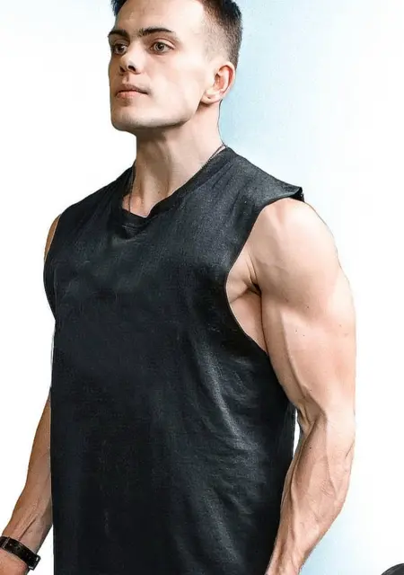 Я Oleg, 30, из Варшавы, ищу знакомство для приятного времяпровождения