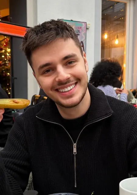 Я Марк, 22, знакомлюсь для общения в Салониках