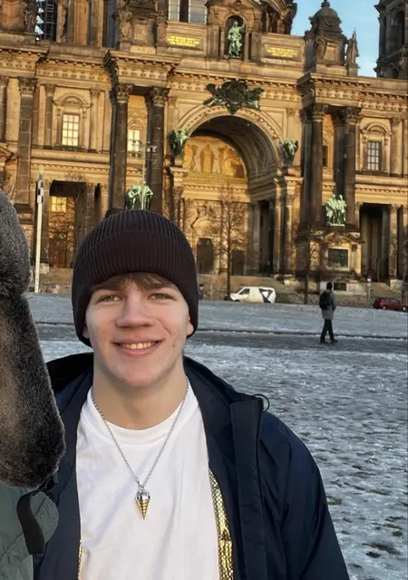 Я Ivan, 18, знакомлюсь на одну ночь в Кракове