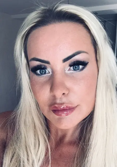 Olga из Днепра, ищу на сайте общение