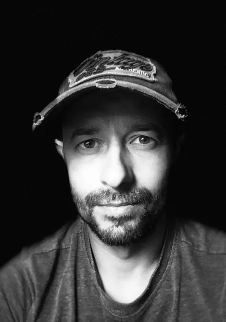 Андрій з Львова, шукаю на сайті відкриті стосунки