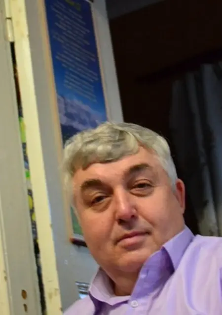 Я Леонид, 71, из Вознесенска, ищу знакомство для приятного времяпровождения