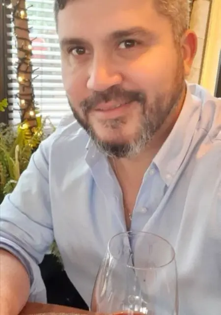 Francisco de Madrid, tengo 43 años, listo para conocer