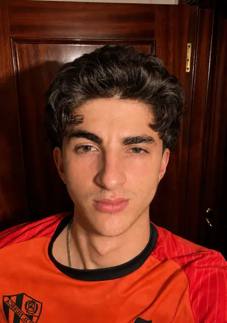 Manuel de Calatayud, tengo 19 años, listo para conocer para lío de una noche