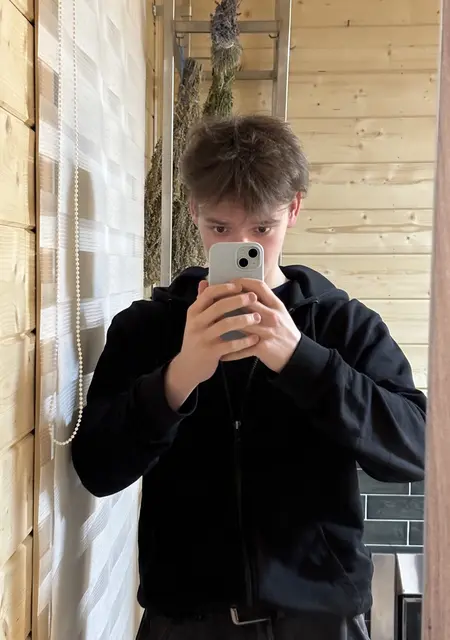 Я Матвей, 19, знакомлюсь для вирта в Амстердаме
