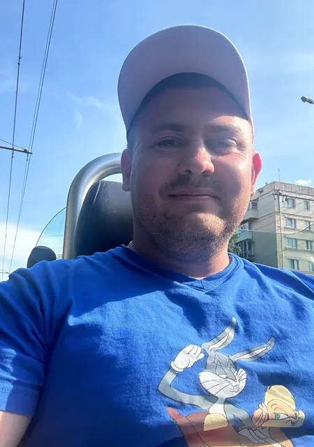 Я Владислав, 34, знакомлюсь без обязательств в Каменском