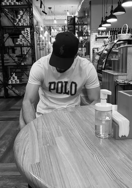 Я Mihail, 29, знакомлюсь на одну ночь в Комрат