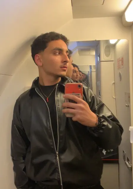 Я Ryan, 26, знакомлюсь для открытые отношения в Сибиу