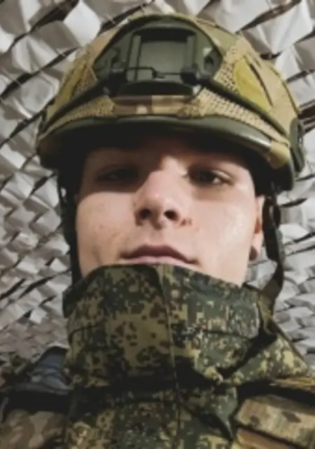 Я Alex, 21 років, знайомлюсь для відкриті стосунки у Kadiivka