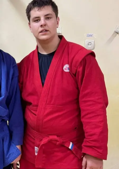 Я Глеб, 19 років, знайомлюсь без зобов'язань у Донецьку