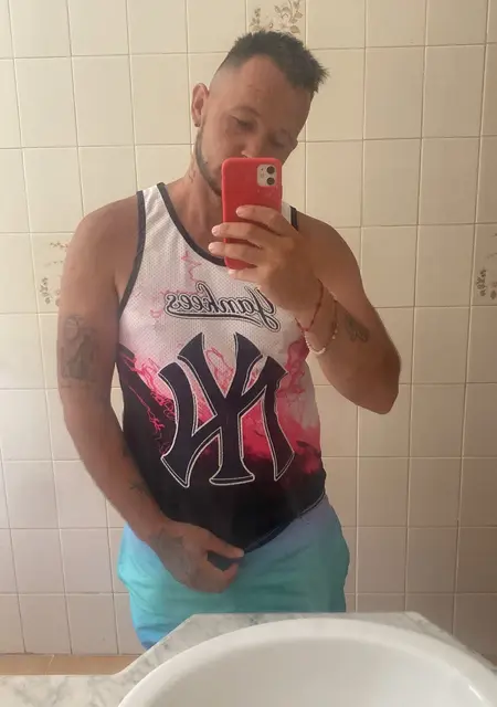 Soy Dumitru Ionut Dani, 30 años, conociéndome para lío de una noche en Zaragoza