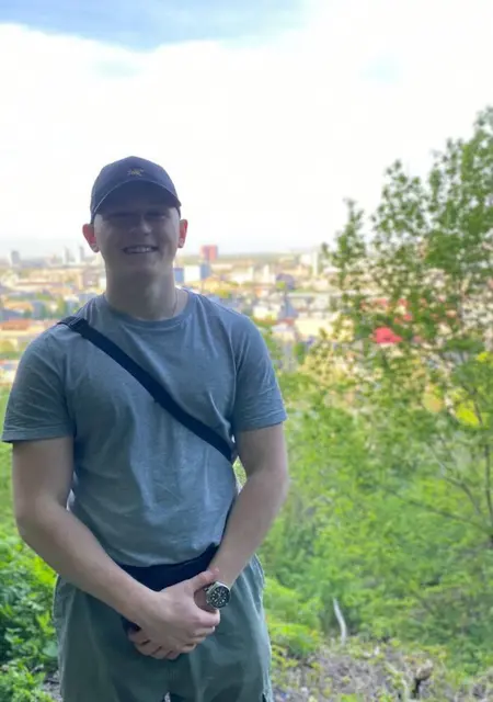 Petro из Киева, мне 21, познакомлюсь на одну ночь