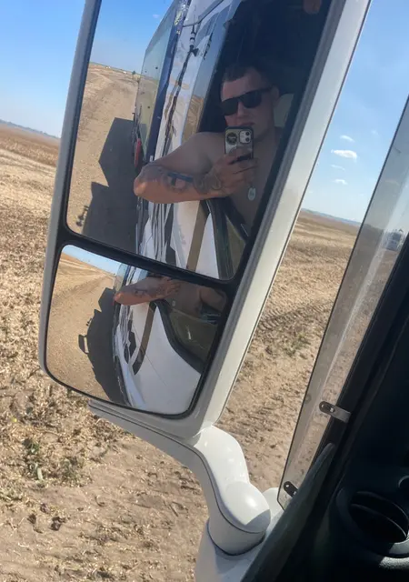 Я Денис, 22 років з Мелітополя, шукаю знайомство для дружби