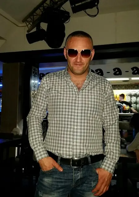 Я Александр, 46 років з Чернівців, шукаю знайомство для приємного проведення часу