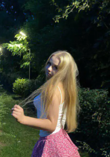 Аня з Хмельницький, шукаю на сайті знайомства на одну ніч