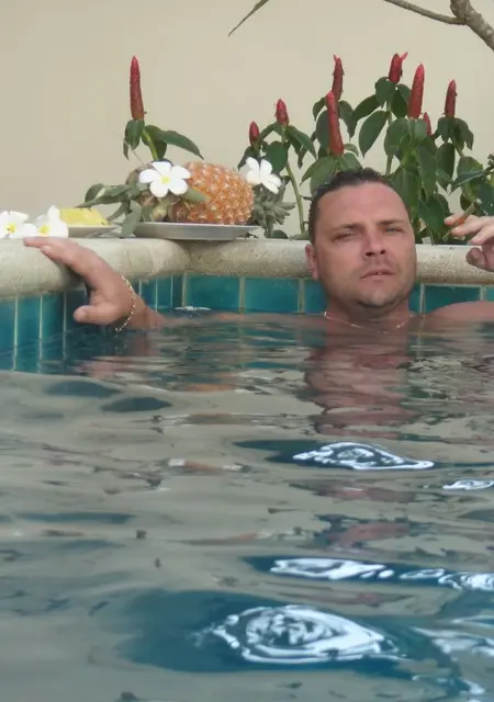 Я Александр, 54, из Киева, ищу знакомства на одну ночь