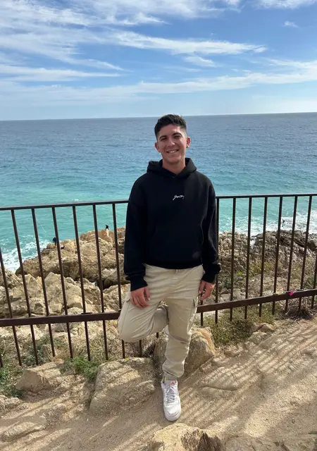 Я Arnau, 28, знакомлюсь для приятного времяпровождения в Барселоне