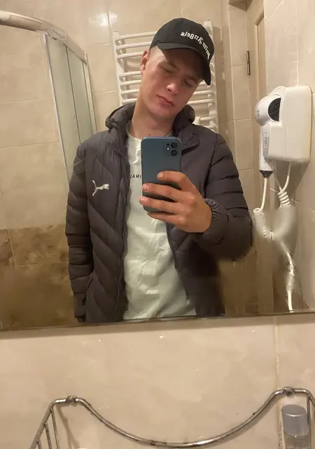 Я Stas, 25 років з Яворів, шукаю знайомства без зобов'язань