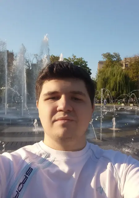Я Даня, 19 років, знайомлюсь для відкриті стосунки у Харкові