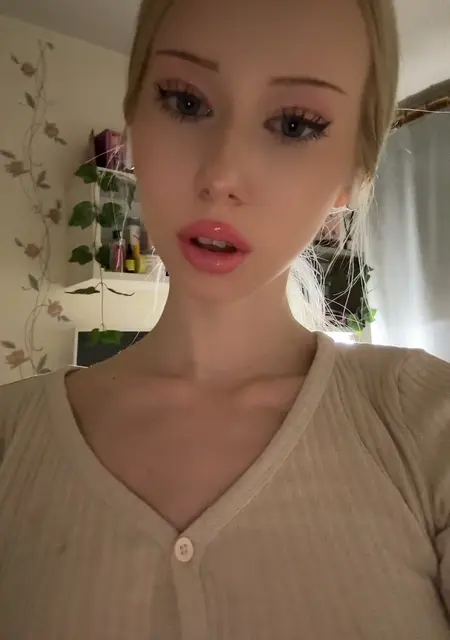 Оля из Копенгагена, мне 19, познакомлюсь для совместных путешествий