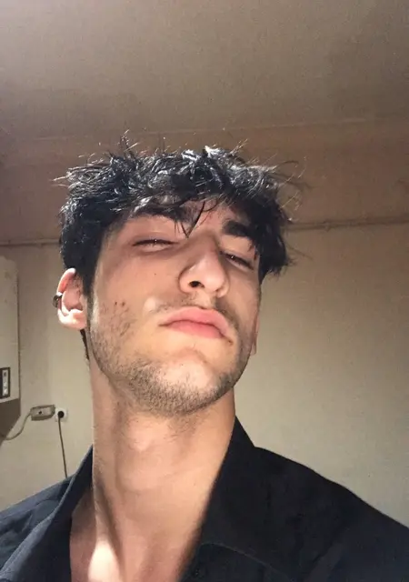 Efekan из Анкары, мне 25, познакомлюсь для вирта