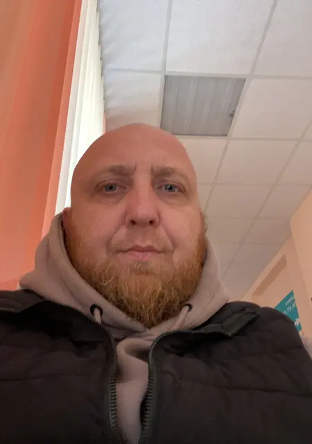 Я Володимир, 40, из Коростеня, ищу знакомства без обязательств