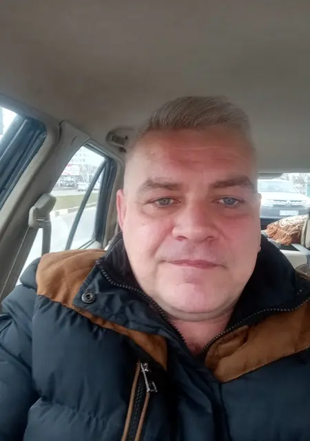 Александр из Бреста, мне 47, познакомлюсь для приятного времяпровождения