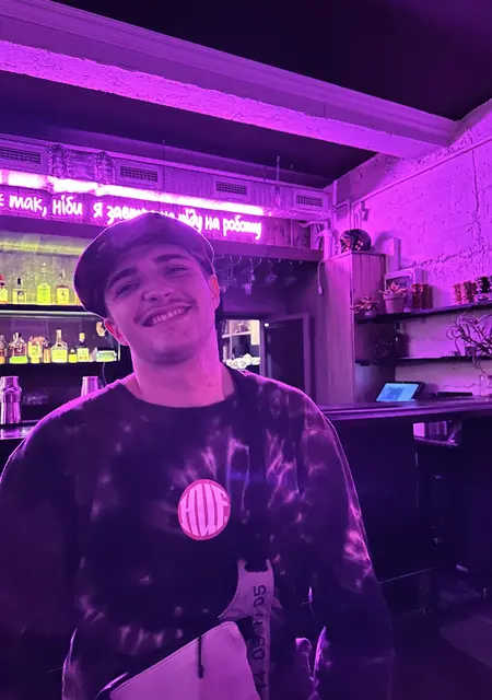 Arnold з Тернополя, шукаю на сайті вірт