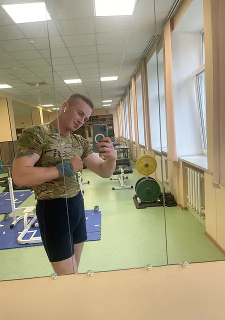 Vlad из Кобрина, мне 29, познакомлюсь на одну ночь