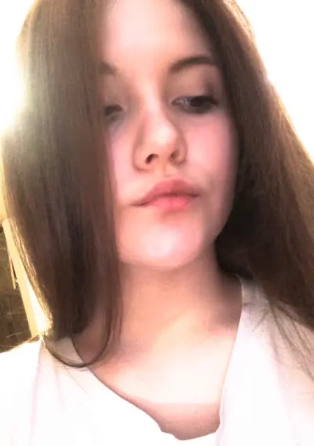 Я Алина, 19, из Харькова, ищу знакомство для общения