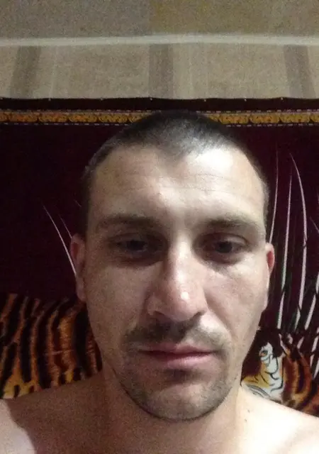 Игорь из Каменского, мне 37, познакомлюсь для приятного времяпровождения