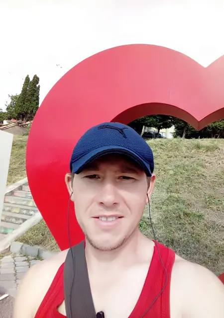 Сергей з Херсона, мені 35 років, познайомлюсь для спілкування