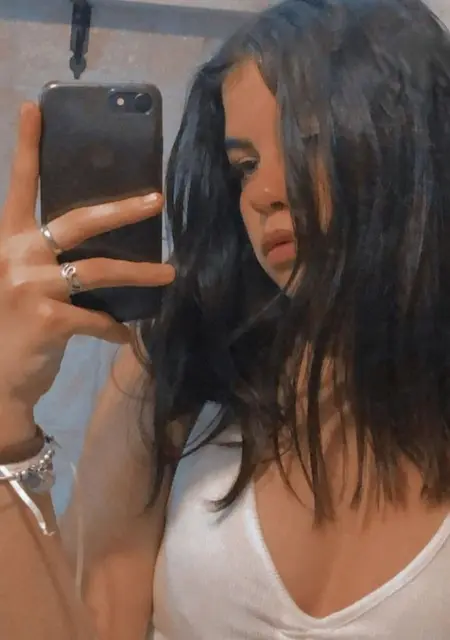 Isabella из Рима, мне 18, познакомлюсь